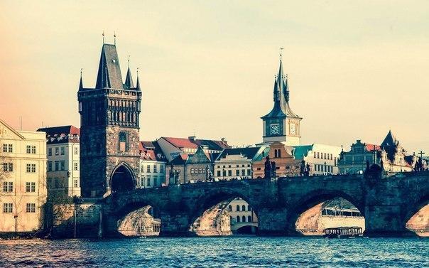 Горящие туры, из Санкт-Петербурга - — 50% на тур из Москвы в Прагу на 7 ночей за 12400 рублей с человека + завтрак!