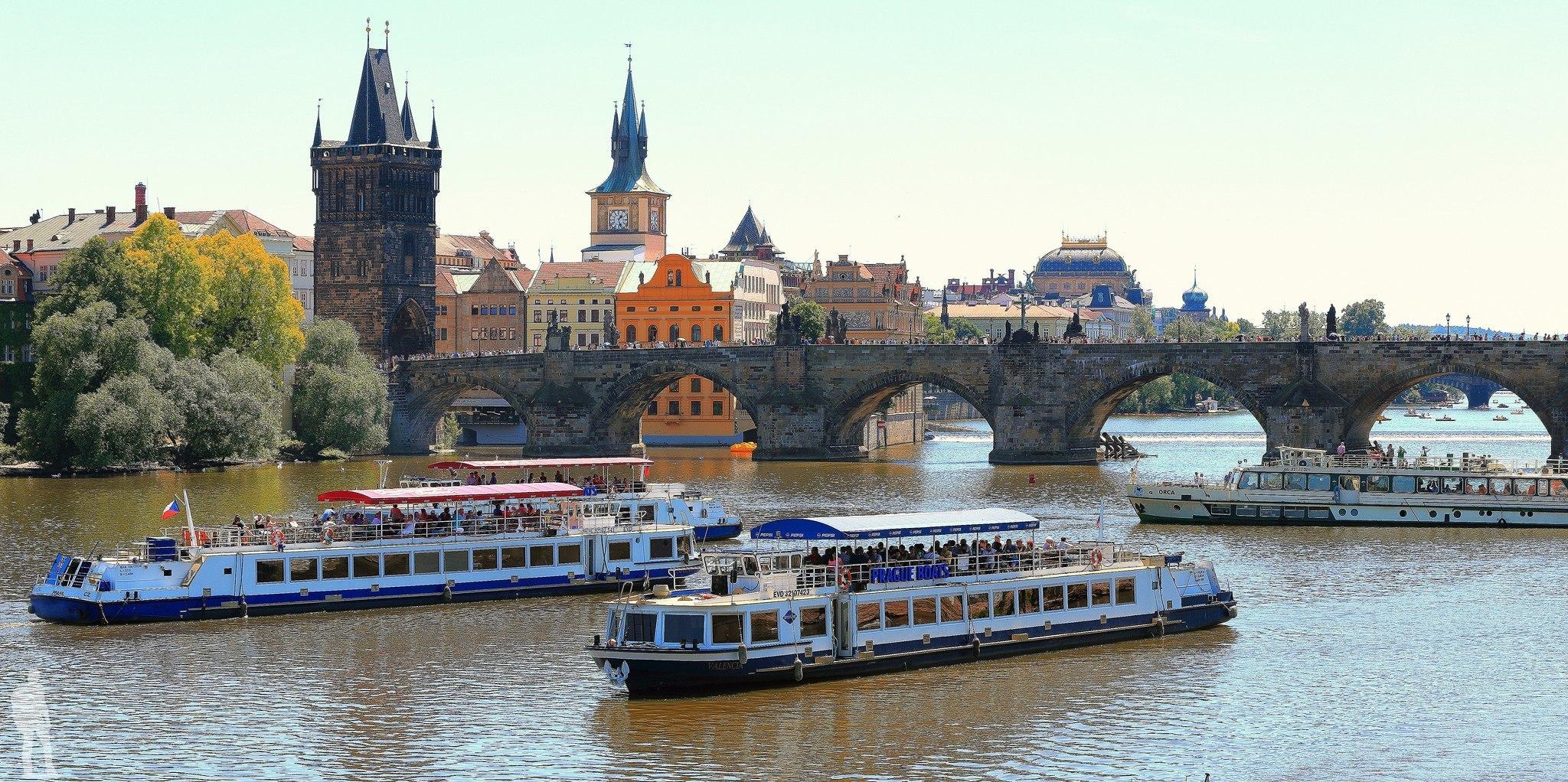 Горящие туры, из Санкт-Петербурга - — 50% на тур из Москвы в Прагу на 7 ночей за 12700 рублей с человека + завтрак!