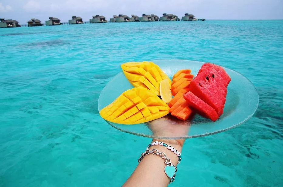 Остров фруктов 2. Манго Мальдивы. Фрукты на Мальдивах. Экзотические фрукты на Мальдивах. Мальдивы фрукты на Мальдивах.