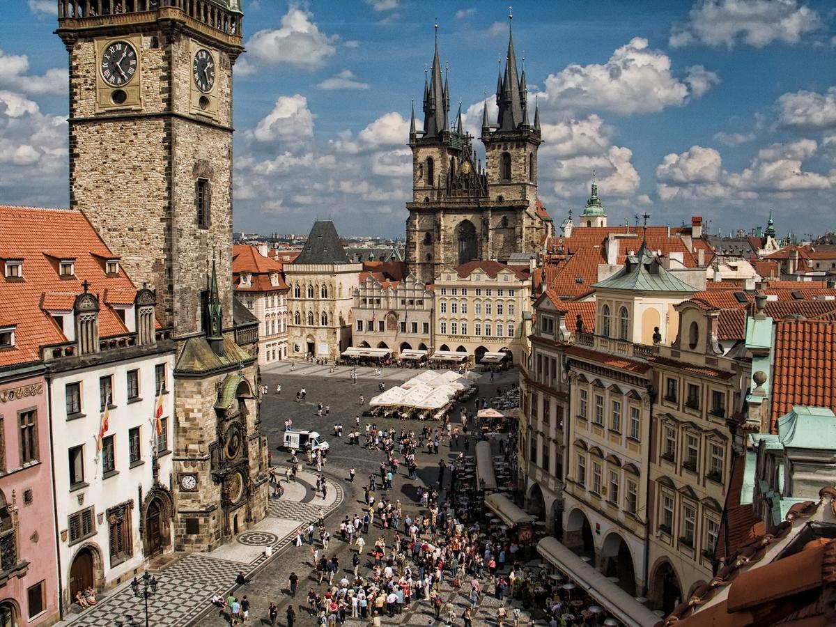 Co zobaczyć w Pradze: przewodnik dla leniwych i aktywnych turystów