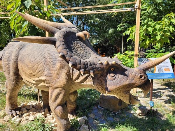 Парк динозавров в Севастополе: перенеситесь ненадолго в фантастический мир