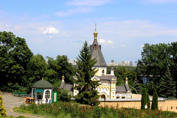 Киево-Печерская лавра – святое место всех православных