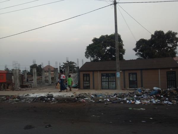 Настоящая Африка из окна автомобиля - поездка по столице Гвинеи Конакри